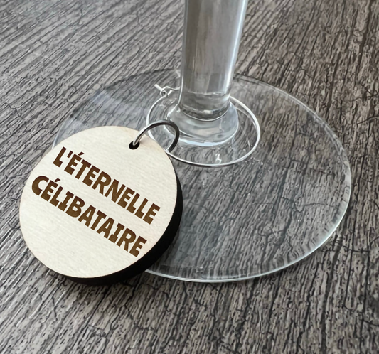 Un identificateur à coupe de vin "L'éternelle célibataire"