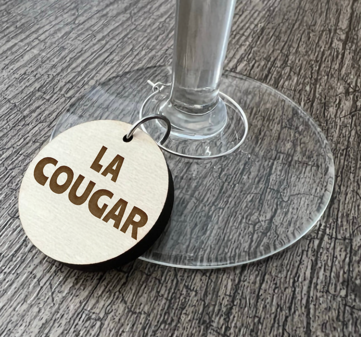 Un identificateur à coupe de vin "La Cougar"