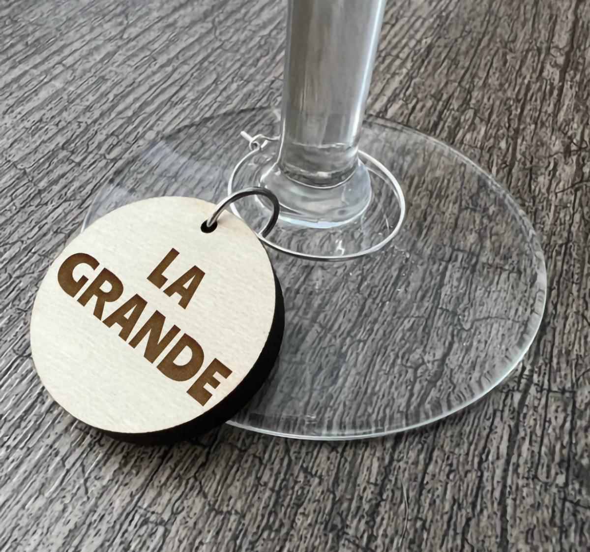 Un identificateur à coupe de vin "La Grande"