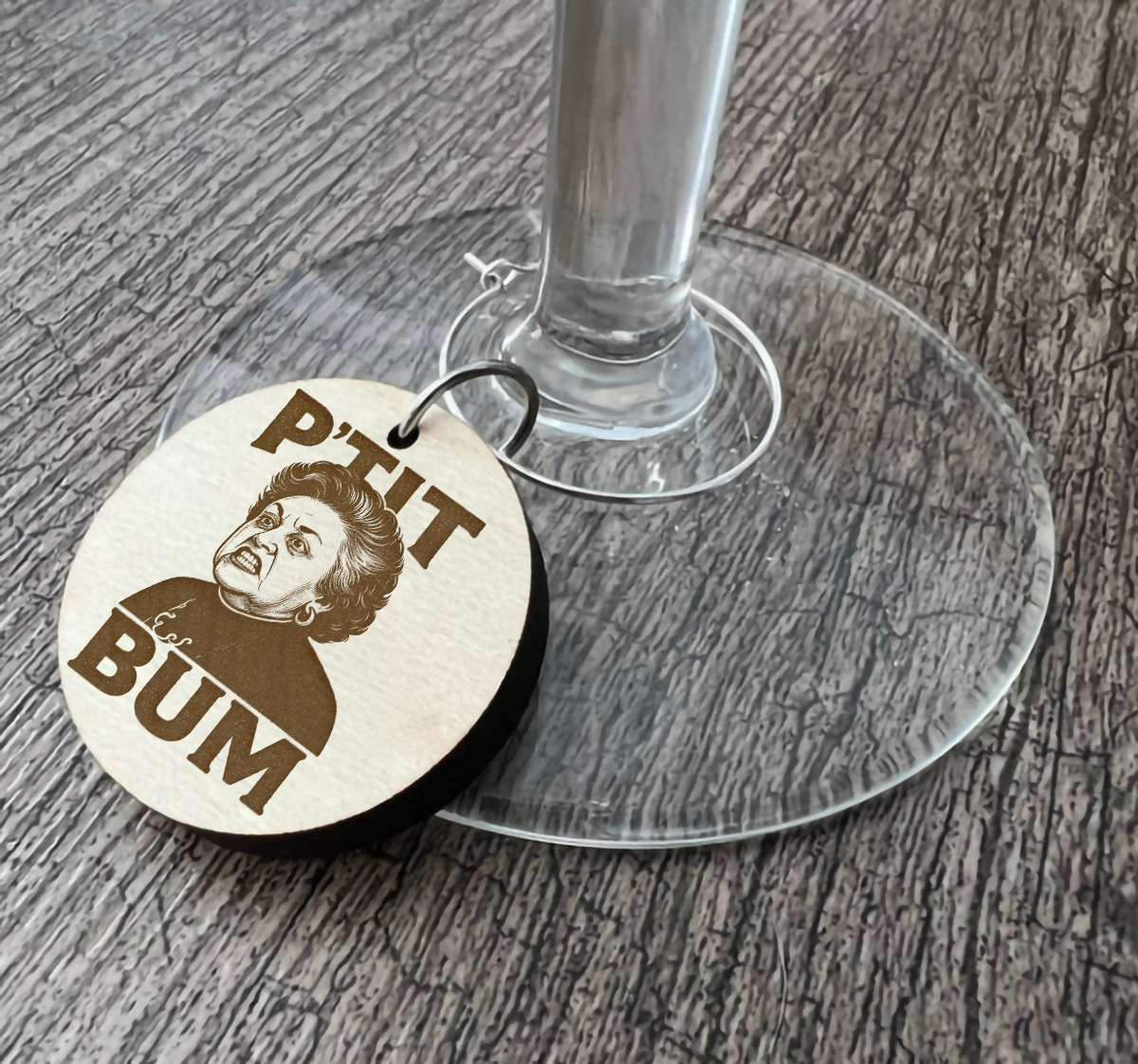 Un identificateur à coupe de vin "P'tit Bum"