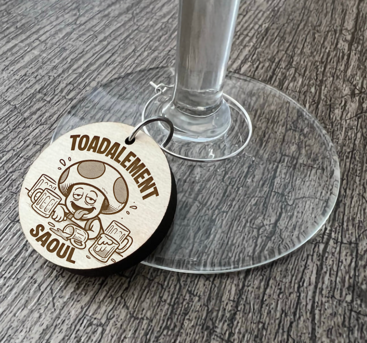 Un identificateur à coupe de vin "Toadalement saoul"