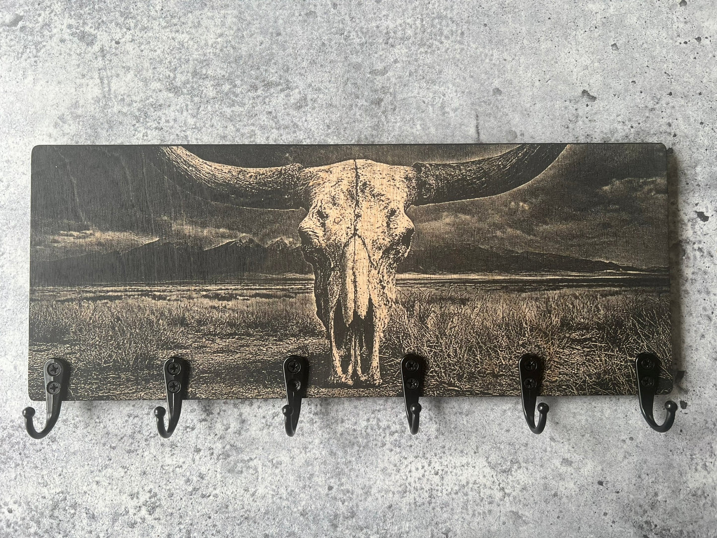 Porte-clés mural en bois (Crâne taureau)