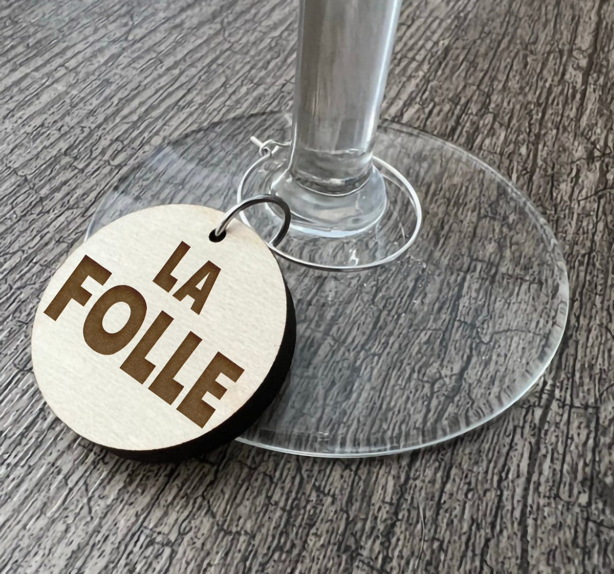 Un identificateur à coupe de vin "La Folle"