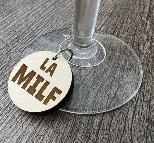 Un identificateur à coupe de vin "La Milf"