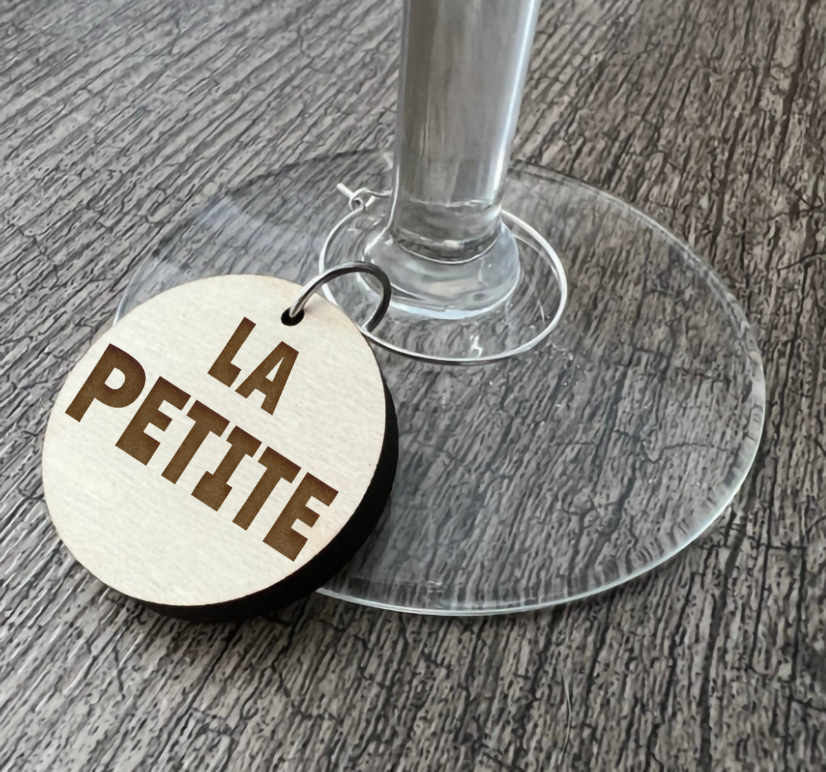 Un identificateur à coupe de vin "La Petite"